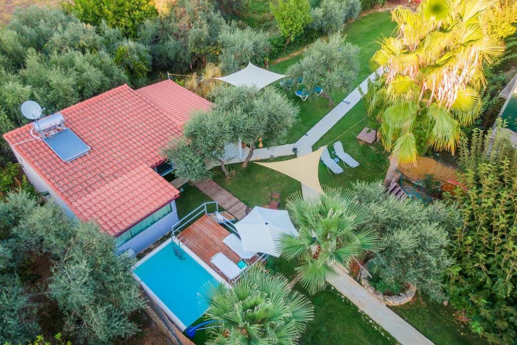 House 2 Villa *